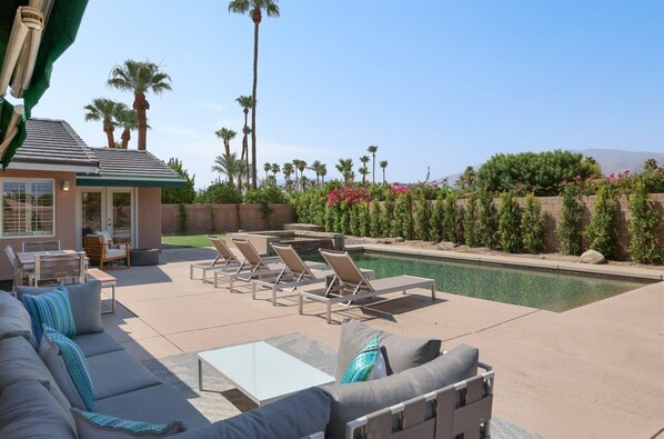 Unclassified image, 1 of 27, button