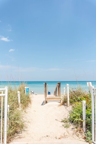 Modern Beach house on Nettles Island
