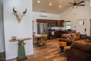 スマートテレビ、DVD プレーヤー、書庫