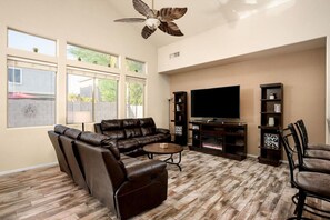 TV - Surprise Paradise Heated Pool Pet Friendly (Surprise)