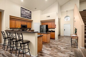 Fridge, microwave, stovetop, dishwasher