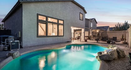 Amazing 4 bedroom, 2.5 bathroom heated pool, firepit, BBQ perfect for families