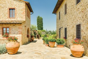Property grounds - Monti Del Chianti - Private villa near Florence (Barberino Tavarnelle)
