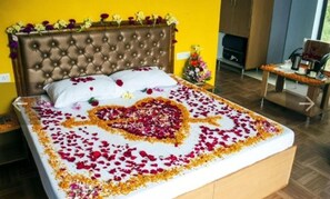 Phòng đôi Deluxe, nhiều giường | Bộ trải giường bằng vải cotton Ai Cập, bộ đồ giường cao cấp 