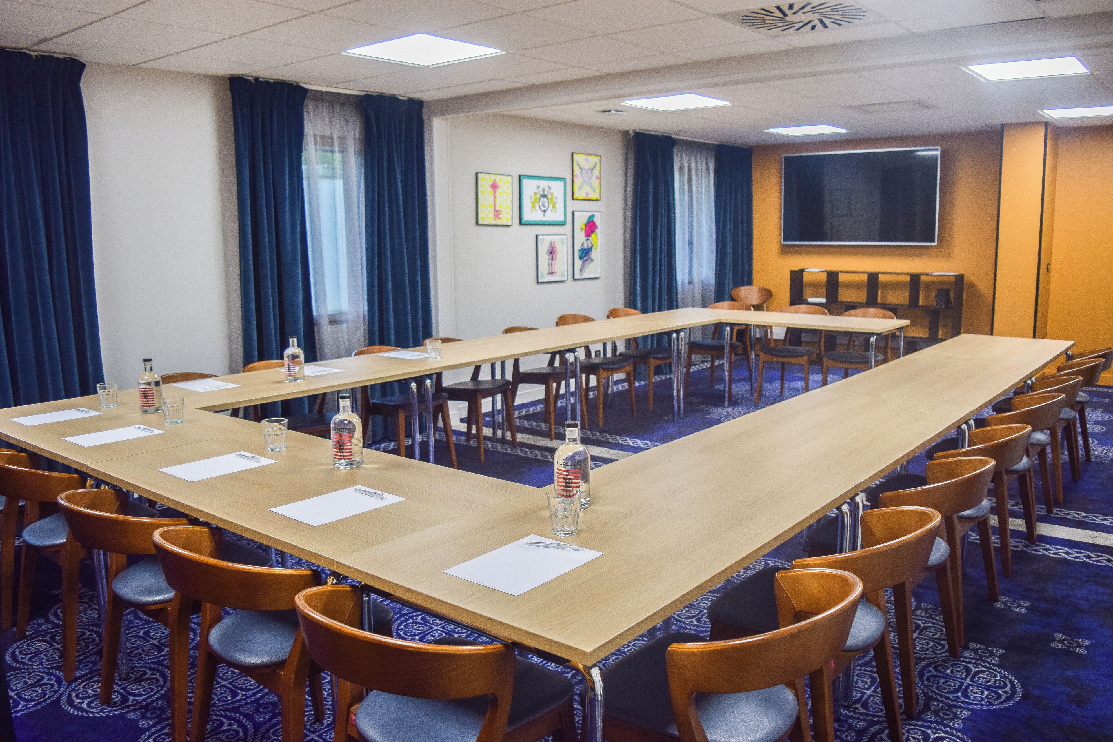 Meeting facility