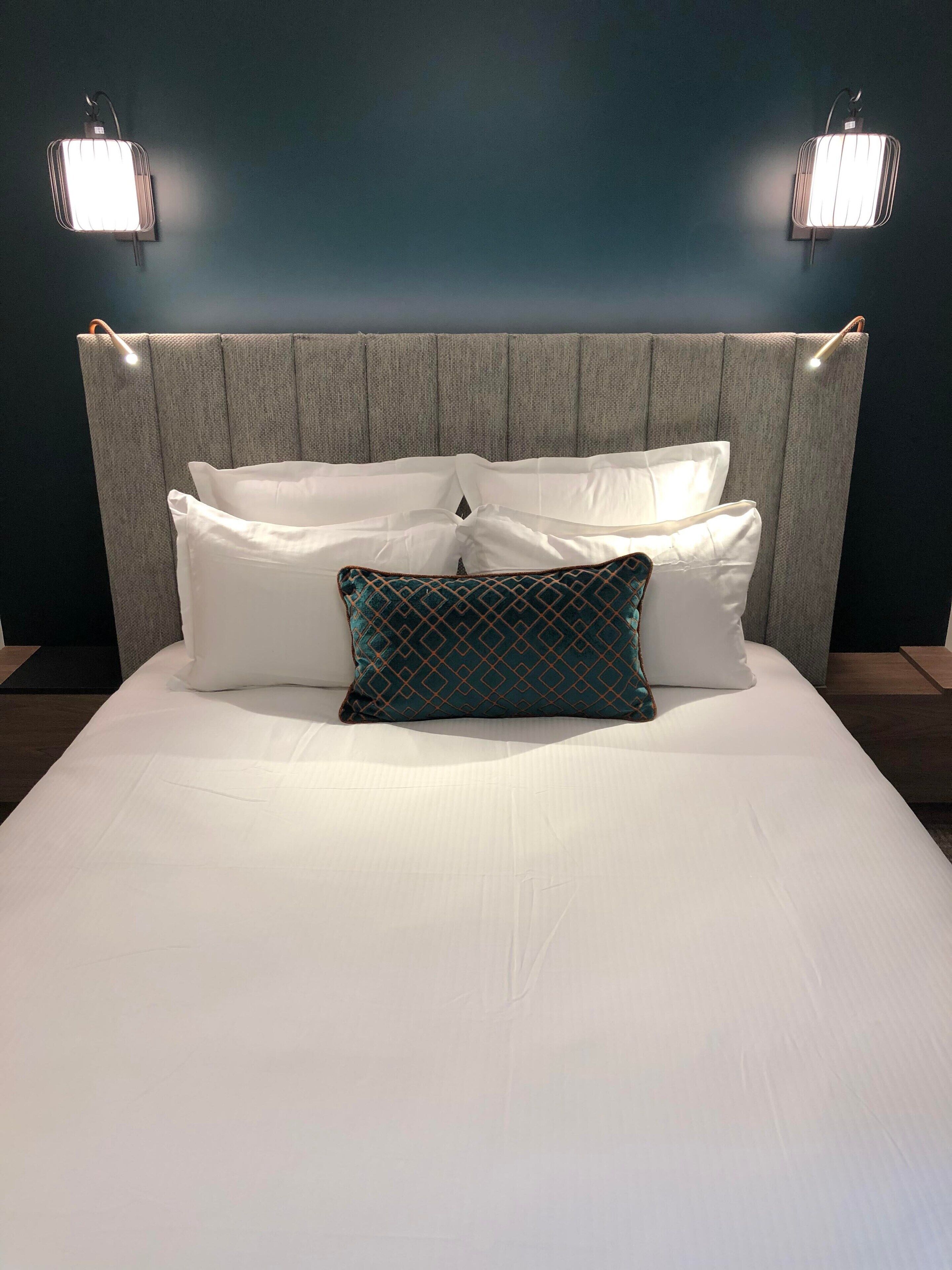 classic room, 1 queen bed, non smoking | 1 bedroom, premium bedding, pillow-top beds, in-room safe