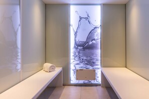 Een sauna, een bubbelbad, een stoombad