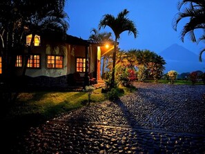 Exterior - Gorgeous Luxury home with Pool & Jacuzzi access. Awesome Lake & Volcano views. (El Castillo)