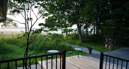 Secluded Woods Edge Cottage in Dowagiac MI.