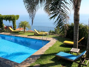 Outdoor pool - Cottage Calhau, family getaway with ocean view (Arco da Calheta)