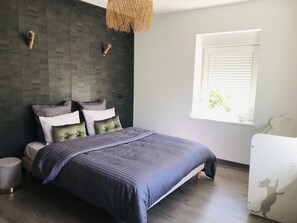 2 chambres, fer et planche Ă repasser, Wi-Fi, draps fournis