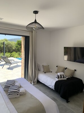 2 makuuhuonetta, silitysrauta/-lauta, vauvan matkasänky, ilmainen Wi-Fi