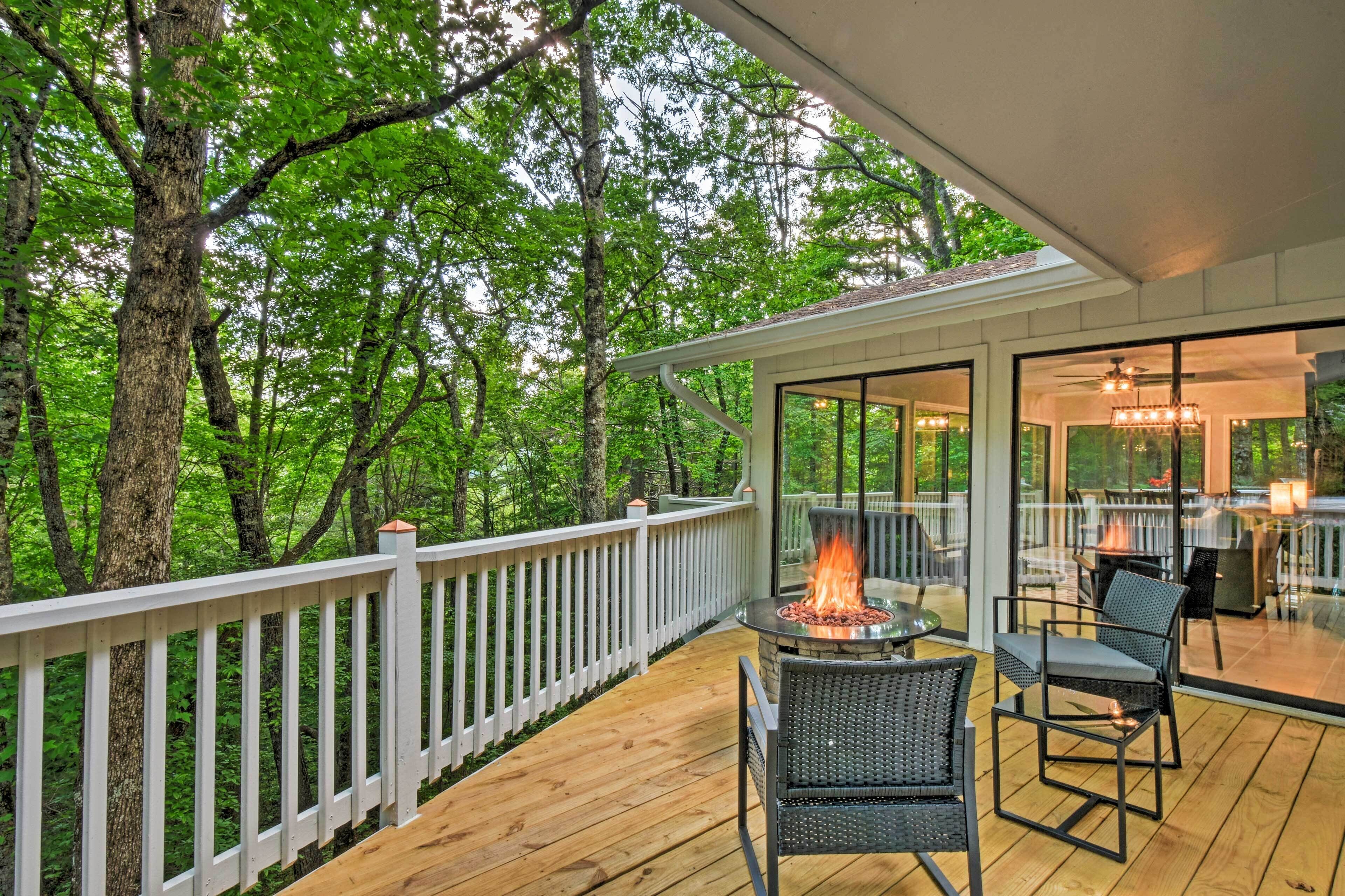 Luxurious Sky Valley Golf Resort Home w/ 3 Decks!