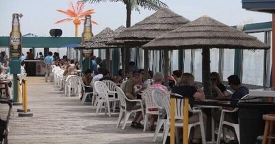 The Port Blair Residence - 2 blocks from the beach, Pool, beach badges included