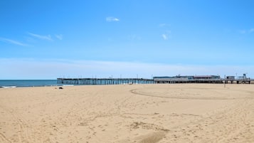 Plage, chaises longues