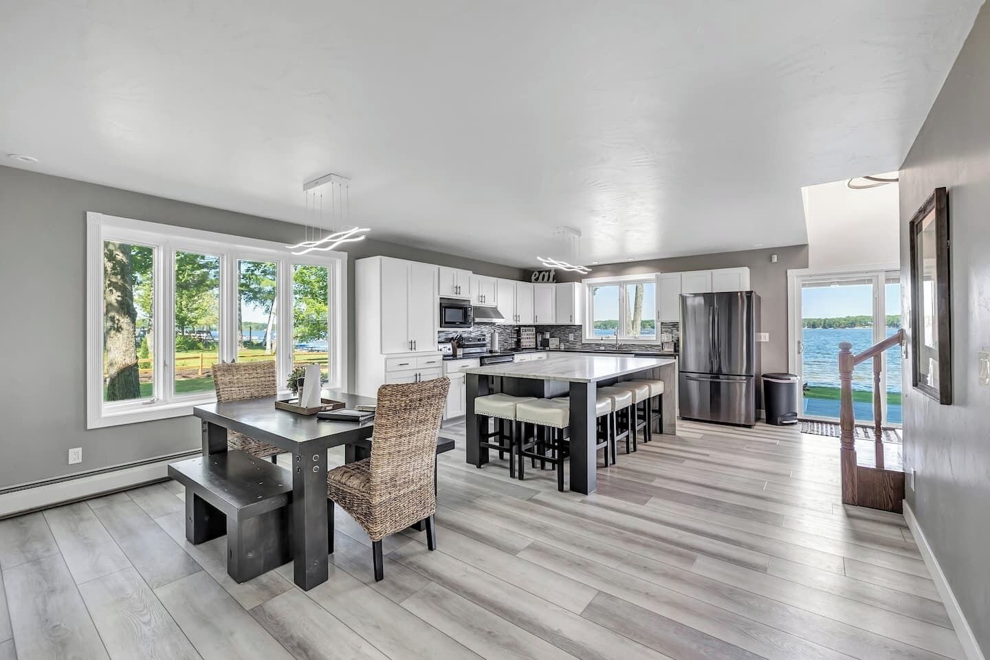 冰箱、微波炉、烤箱、炉灶