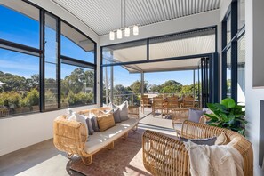 TV connectée, lecteur de DVD, chaîne hi-fi