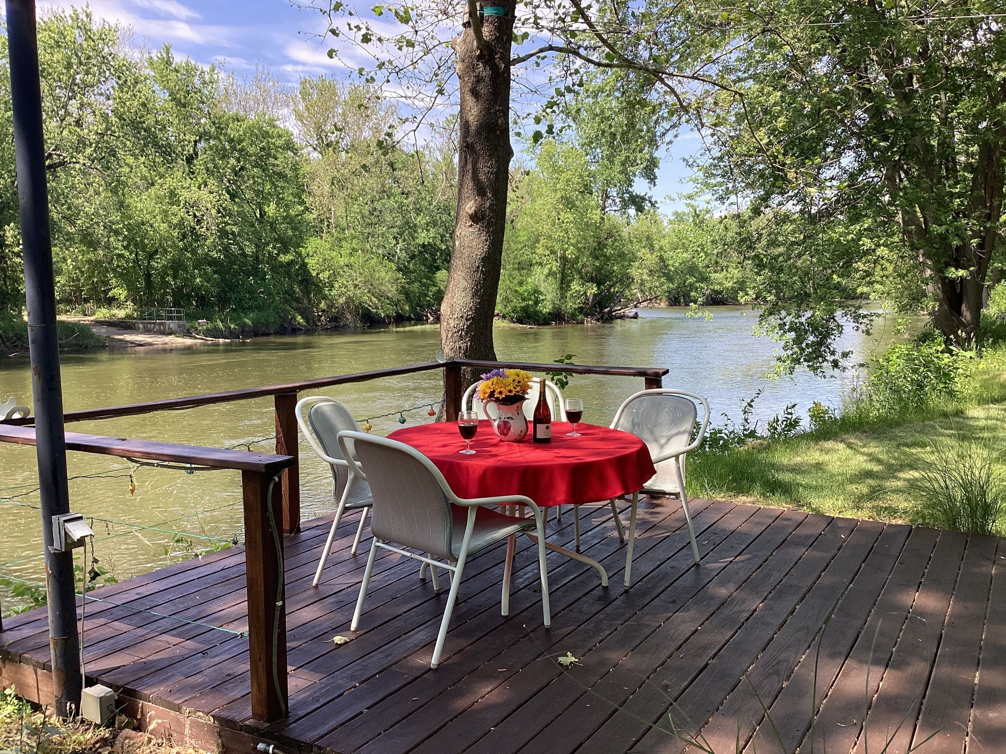 Riverfront house on the Tippecanoe River- Boo - Boo’s den - lower level 
