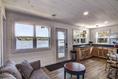 Cozy new cabin on Lac Courte Oreilles!!