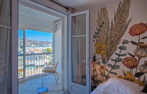 3 chambres, fer et planche à repasser, Wi-Fi, draps fournis