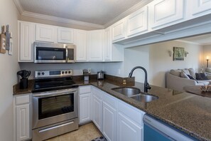 Private kitchen - La Casa Del Mar 604 Star5vacations (Dunedin)