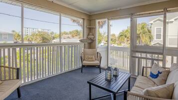 Căn hộ, 2 phòng ngủ, có thể sử dụng hồ bơi, quang cảnh hồ bơi | Ban công