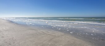 IRB Poolside Unit A Star5vacations