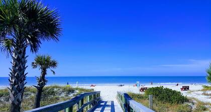 Beautiful Seashell/ Pool Star5vacations