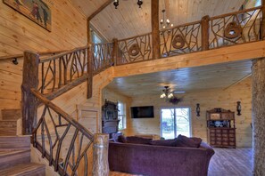 Cottage, 1 Bedroom, Fireplace, Mountain View | Living room | Fireplace