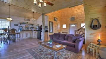 Cottage, 1 Bedroom, Fireplace, Mountain View | Living room | Fireplace