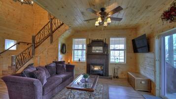 Cottage, 1 Bedroom, Fireplace, Mountain View | Living room | Fireplace