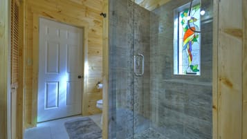 Cottage, 1 Bedroom, Fireplace, Mountain View | Bathroom | Shower, towels, shampoo