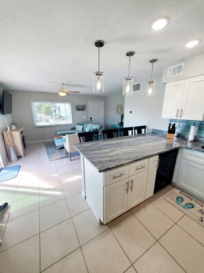 House, 2 Bedrooms, Pool Access, Sea View | Private kitchen