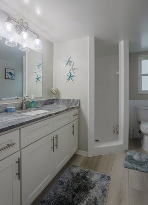 House, 2 Bedrooms, Pool Access, Sea View | Bathroom