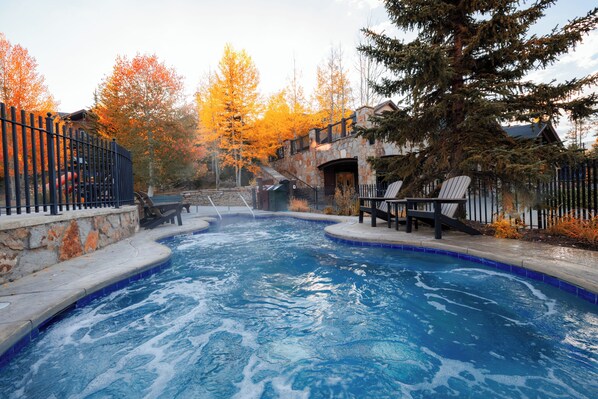 Indoor pool, outdoor pool - Ski & Summer Breckenridge Resort 1BR 2Beds w/Parking & Amenities (Breckenridge)