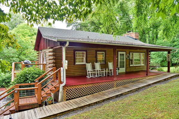 Exterior - Rustic Cabin in the Woods Star5vacations (Black Mountain)