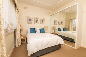 3 Schlafzimmer, Bügeleisen/Bügelbrett, WLAN, Bettwäsche