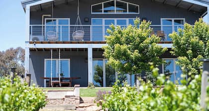 Mortimer's Wines' LoftâLuxurious Vineyard Retreat