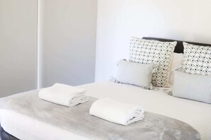1 chambre, fer et planche à repasser, Wi-Fi, draps fournis