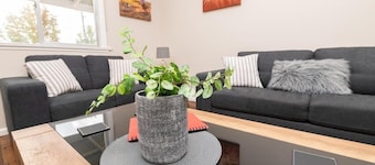 Kinross on Cox | Sweet, Neat & Simple + Wifi