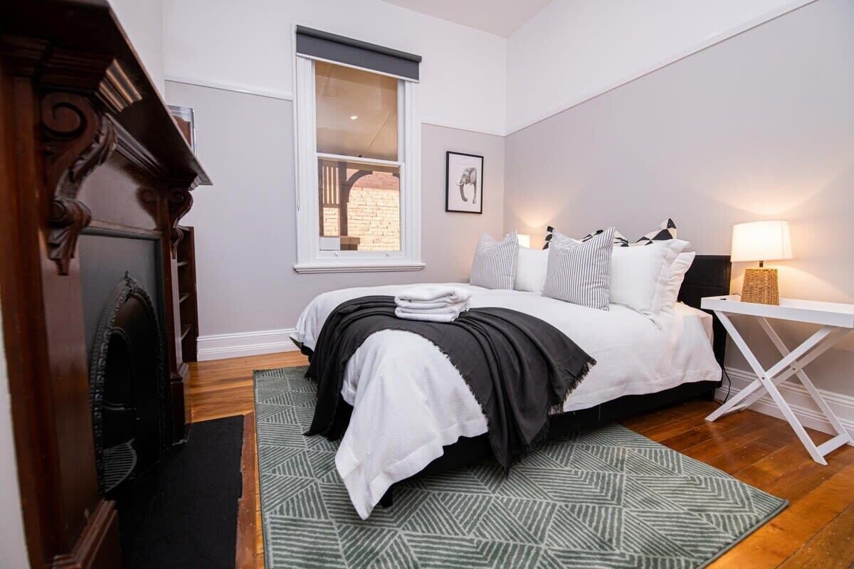 6 bedrooms, iron/ironing board, travel cot, WiFi