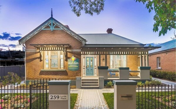 Exterior - Blue Door Apartment 2 | CBD, Ideal for Work (Orange)