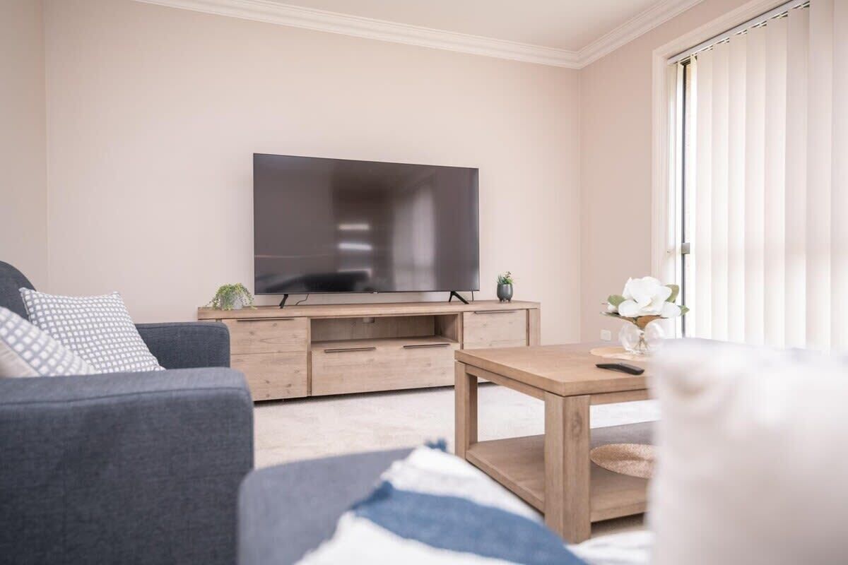 TV, Netflix, streaming services, offices