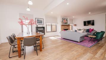 TV, fireplace, stereo, offices
