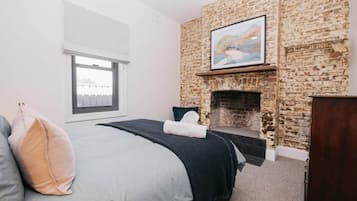 4 Schlafzimmer, Bügeleisen/Bügelbrett, Reisekinderbett, WLAN