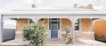 Dimby Cottage - Beautifully Restored Heritage Home