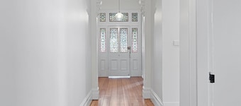 Dunkley House | 1895 Heritage CBD Stay, Sleeps 10