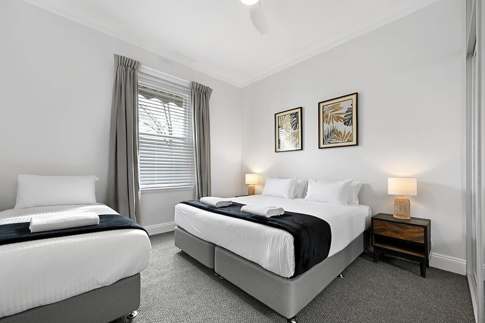 4 dormitorios, tabla de planchar con plancha, cuna de viaje y wifi