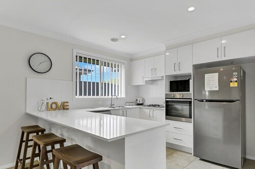 Emmaville - Modern, Convenient & Pets Allowed