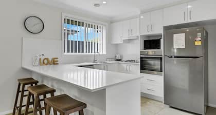 Emmaville - Modern, Convenient & Pets Allowed